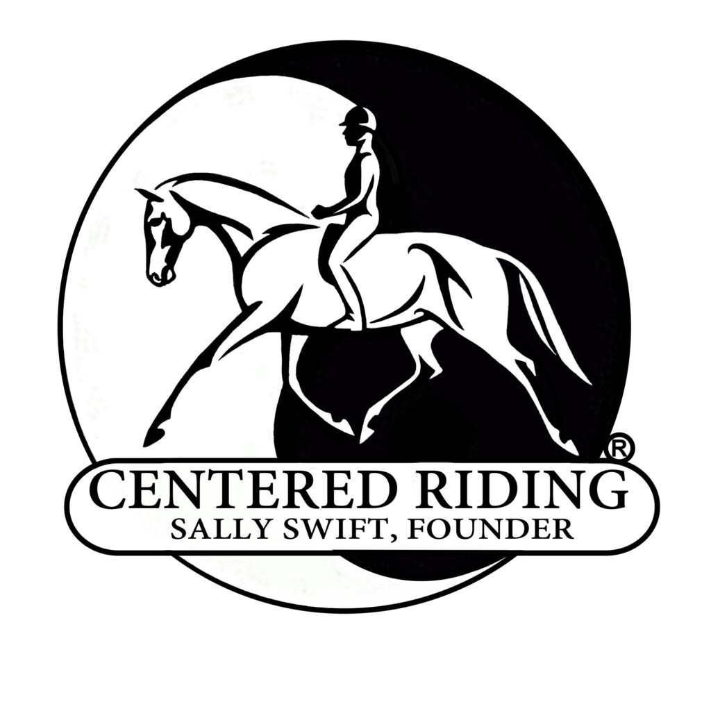 Das Logo von Centered Riding. Ein Reiter der in Balance auf einem losgelassenen Pferd im Trab sitzt. Im Hintergrund das Yin-Yang-Zeichen